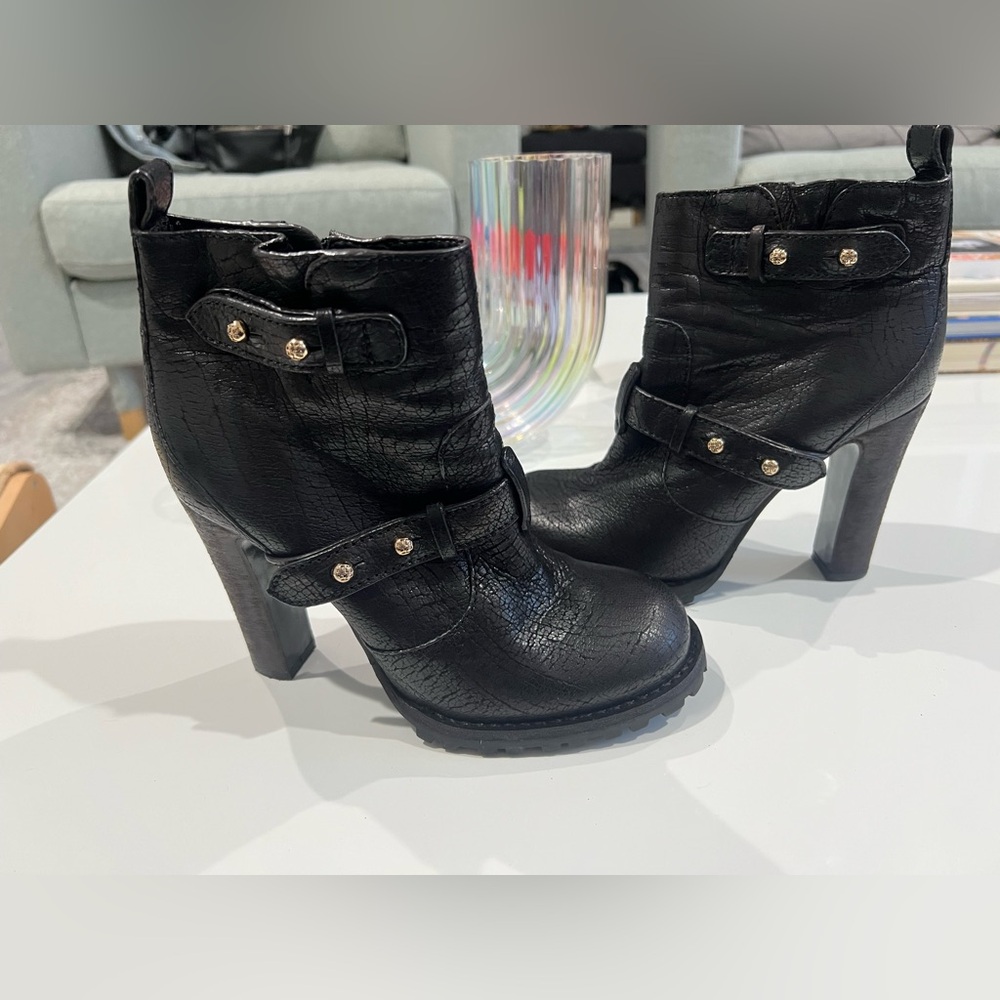 VINTAGE Y2K Tory Burch Black Landers Ankle Boot Moto Gold Stud Leather Heel 7